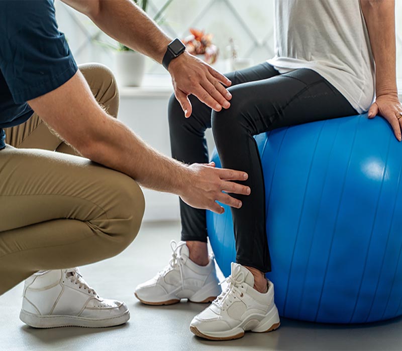 Physical Therapists - Physical Therapy Clinic in Evergreen Park, South Chicago, IL - Munster, IN - Maximum Rehabilitation