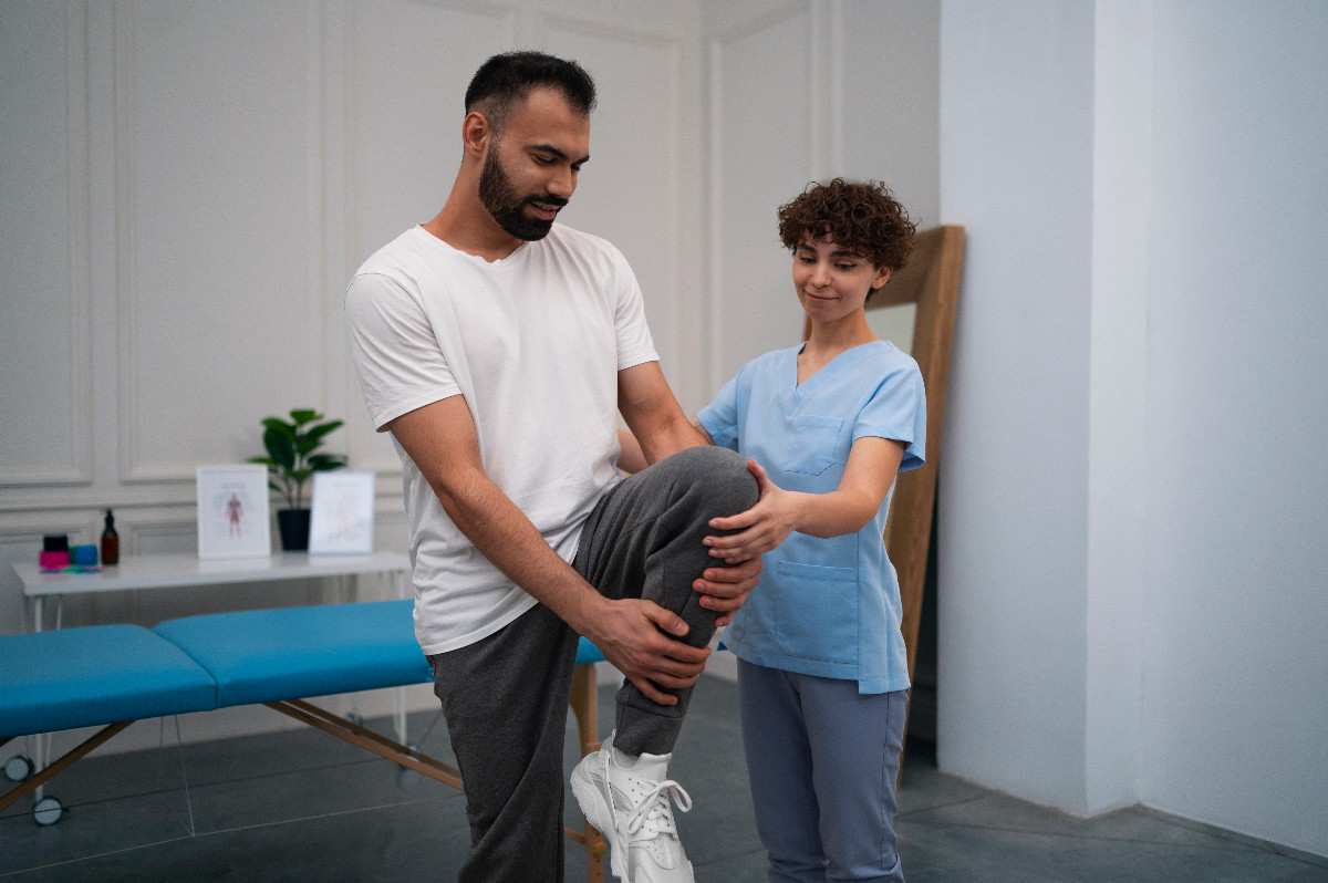 5 Ways to Know You Need PT (Physical Therapy) for Pain Relief - Maximum Rehabilitation Services